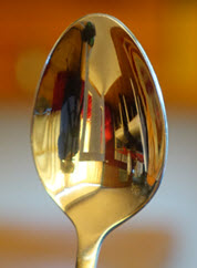 reflexión en una cuchara